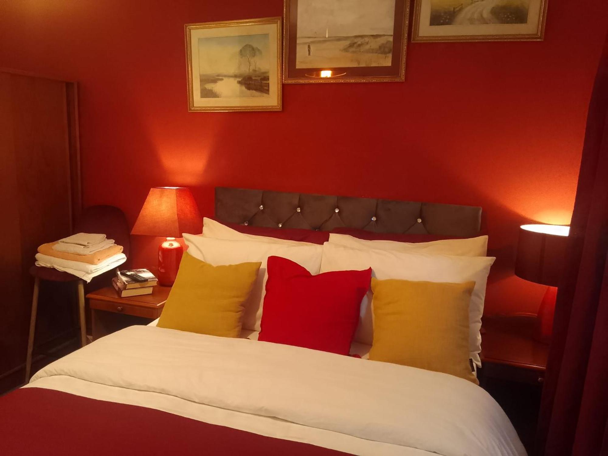 Bloxwich Cosy Stay In Walsall By Ideal Home מראה חיצוני תמונה