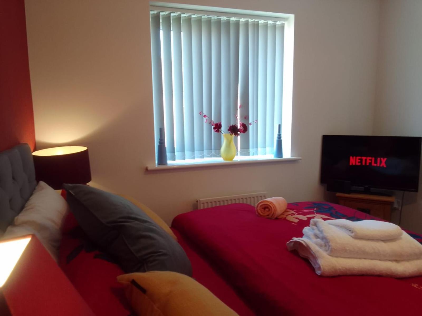 Bloxwich Cosy Stay In Walsall By Ideal Home מראה חיצוני תמונה